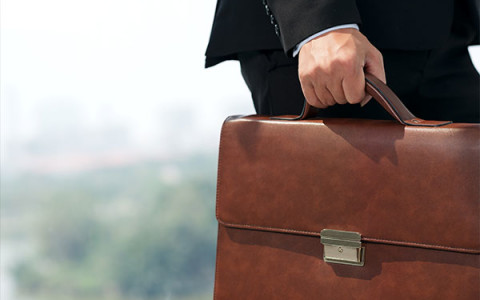 Preventing Pain While Carrying a Briefcase